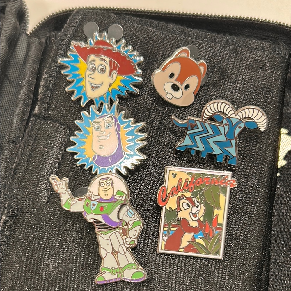 Disney Character Pin Set